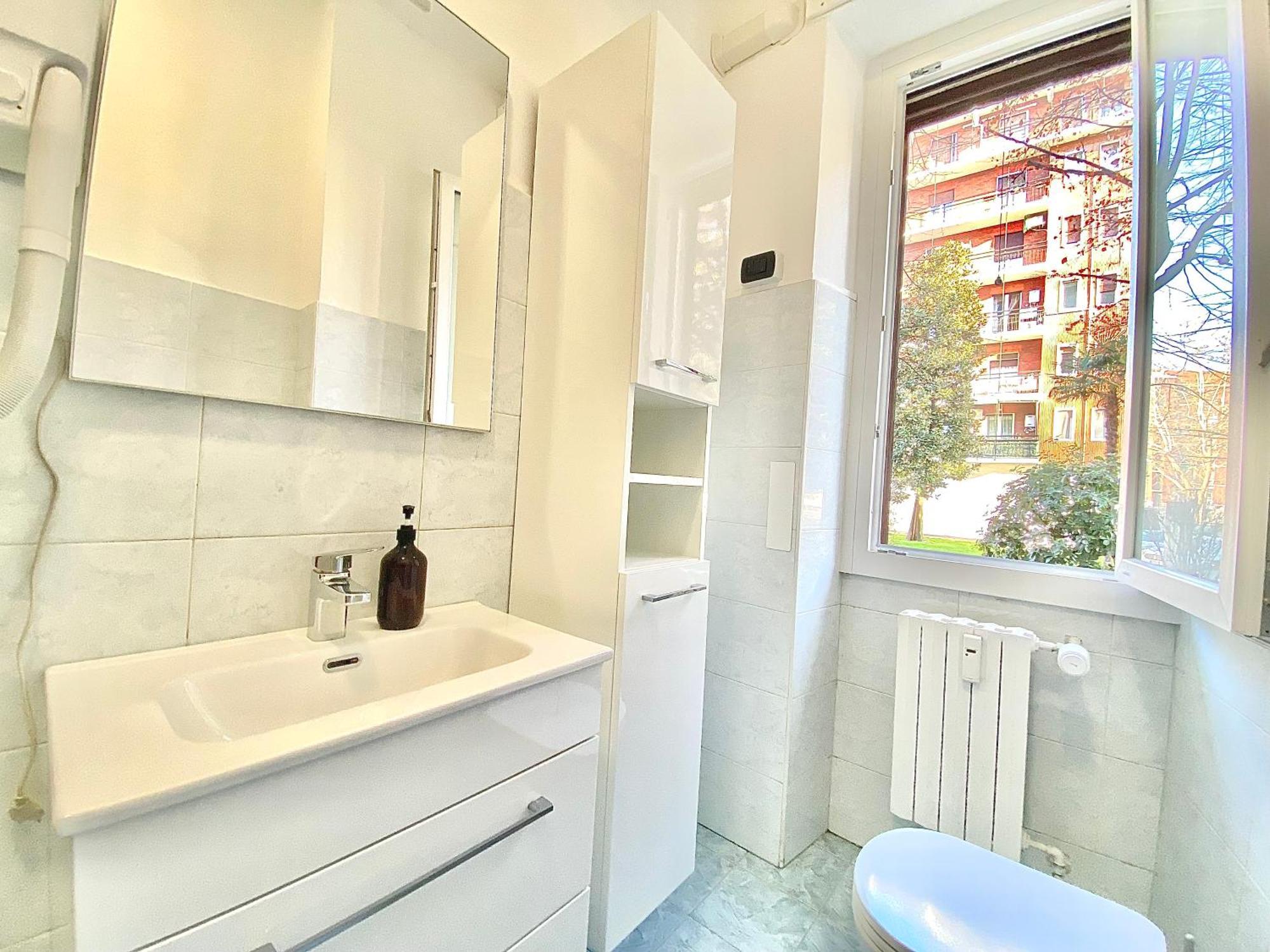 Navigli Style, Tra Metropolitana Famagosta, Comfort E Modernita Apartamento Milão Exterior foto