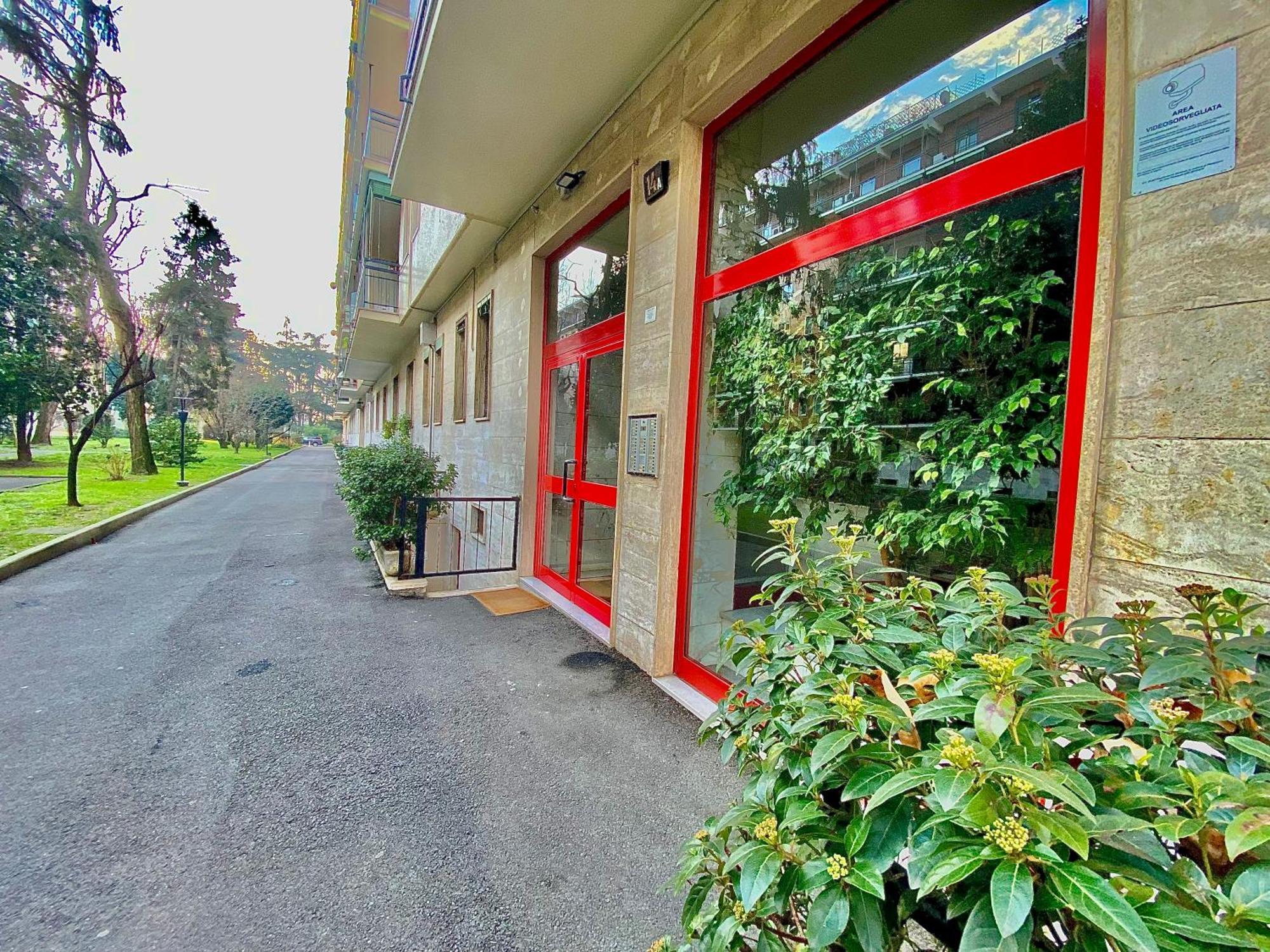 Navigli Style, Tra Metropolitana Famagosta, Comfort E Modernita Apartamento Milão Exterior foto